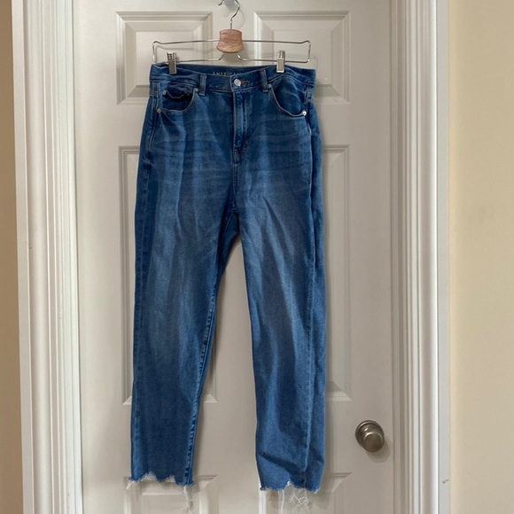 American eagle medium wash mom jean size 10 - Picture 2 of 7